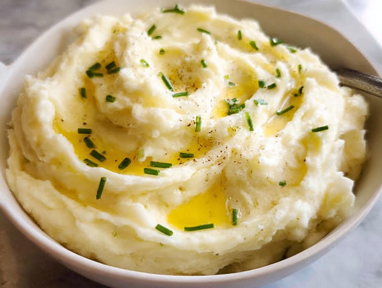 Amazing 12-Ingredient Mashed Potatoes Recipes (No Fuss)